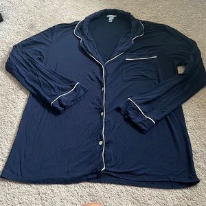 EBERJEY Blue white piped detail long sleeve pajama sleep top sleep shirt